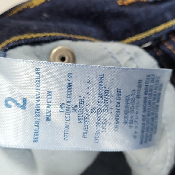 Old Navy Sweet Heart Style Jeans in Medium/Dark Wash, Women's Size 2 - Picture 4 of 4